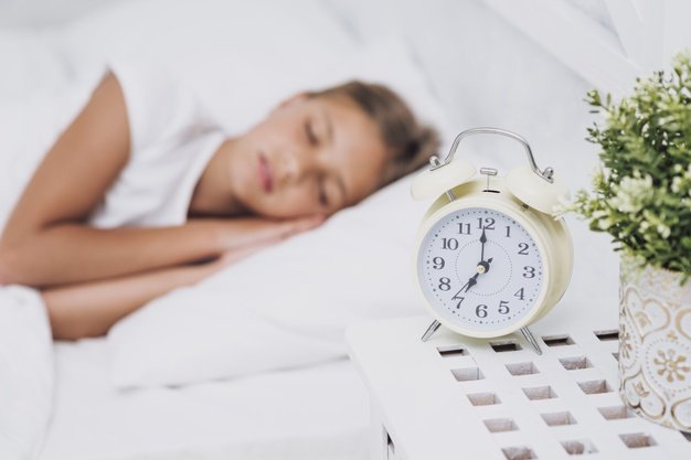 6 Natural Long Lasting Tips for Clear Skin-Celebrity Way Good sleep for good skin