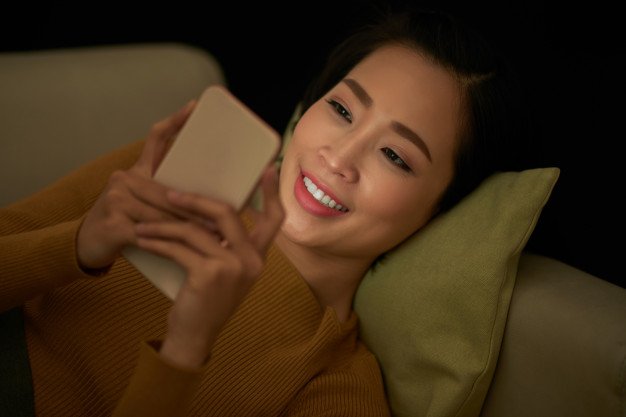 How to Fall Asleep Fast (10 Proven Effects of Sleep Deprivation) sleep fast, Checking phone before sleep